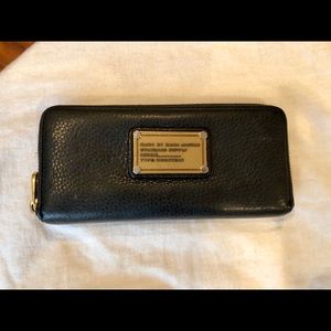 Marc by Marc Jacobs zip black leather wallet